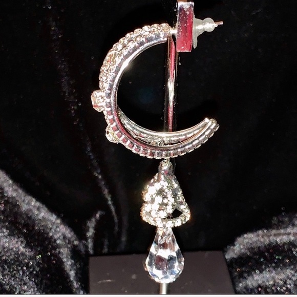 Single Crystal Chandelier Statement Piece Earring Beautiful Woman Collection - Picture 8 of 16